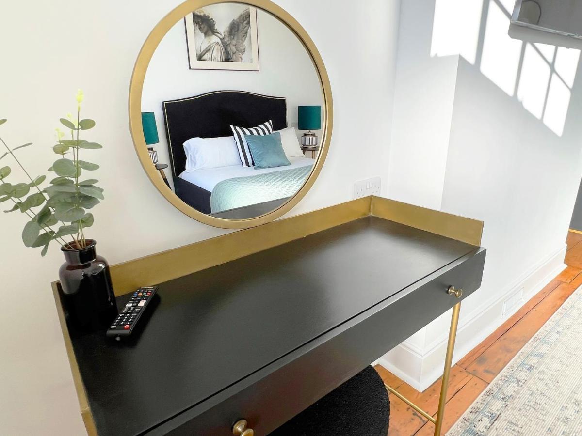 1 Bed / 1 Sofa Bed 'Scandi' Style Ground Floor Apartment Yeovil Dış mekan fotoğraf